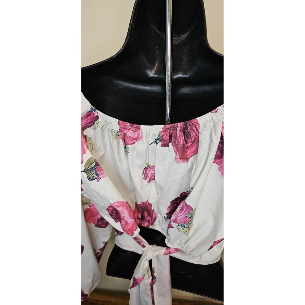 Crop Twist Front  Long Sleeve Gorgeous Floral - Women Top -Size  Large - Picture 7 of 11